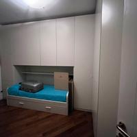 Armadio angolare a ponte + letti singoli