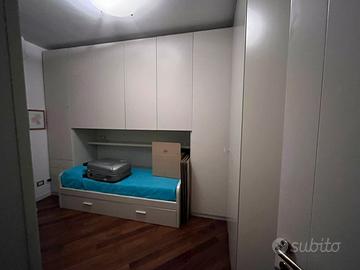 Armadio angolare a ponte + letti singoli