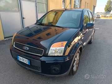 Ford Fusion 5p. GPL