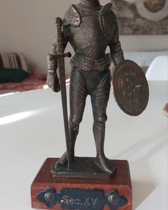 Statuetta vintage cavaliere medievale XV secolo