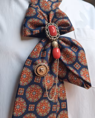 cravatta-sciarpa gioiello in seta vintage Cardin 