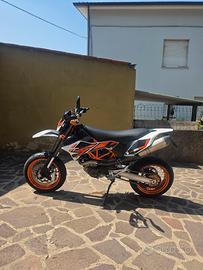 KTM 690 SMC-R 