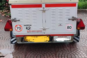 Rimorchio per trasporto cani.