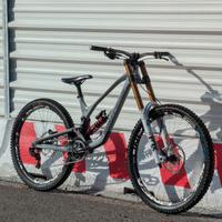 BICI DOWNHILL NUKEPROOF DISSENT