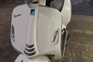 Vespa GTS 300 Super