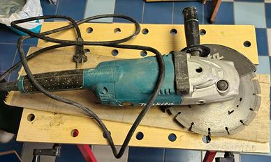 Smerigliatrice angolare GA9020 Makita