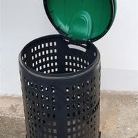 Bidone per immondizie con coperchio e anello ferma