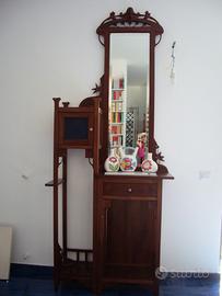 Consolle in stile liberty restaurata