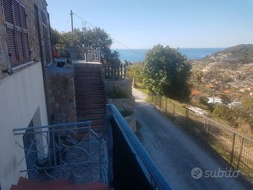 Bilocale uscita autostrada di Bordighera