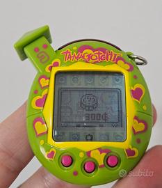 Tamagotchi Connection V5 Familitchi (2004) Bandai