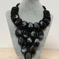Collana artigianale con pietre naturali