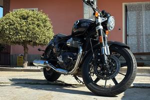 Royal Enfield Super Meteor 650 – Pari al nuovo