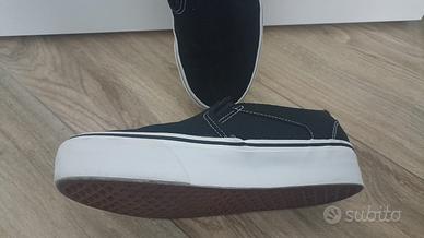 VANS modello SLIP- ON Platform colore NERO