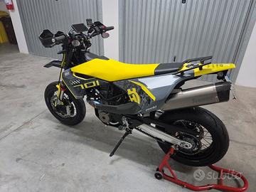 Husqvarna 701 Supermoto