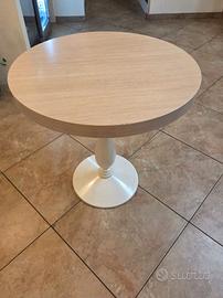 Sedie e tavoli  per bar/ locali