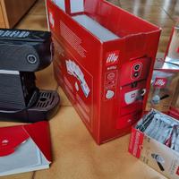 per CAFFE', macchina per cialde "Easy" ILLY