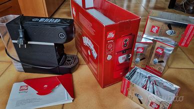 per CAFFE', macchina per cialde "Easy" ILLY