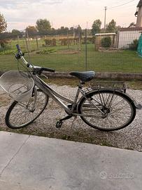 Bicicletta da donna- Con cestino e portapacchi