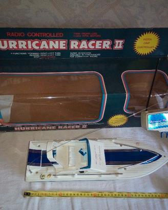 Splendido YACHT radiocomandato HURRICANE RACER II