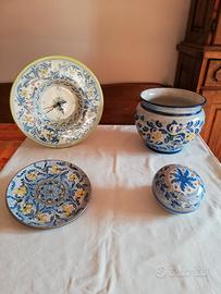 Ceramiche Caltagirone Orologio vasi e piatti