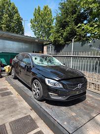 VOLVO V60 DEL 2016 PER RICAMBI (DIESEL)