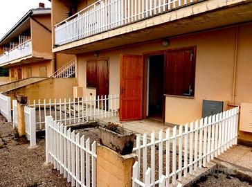 Villino indipendente -LAGO DI CAMPOTOSTO.(AQ)