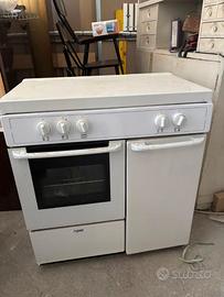 Cucina a gas con forno elettrico