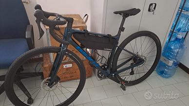 bici gravel giant revolt 2 