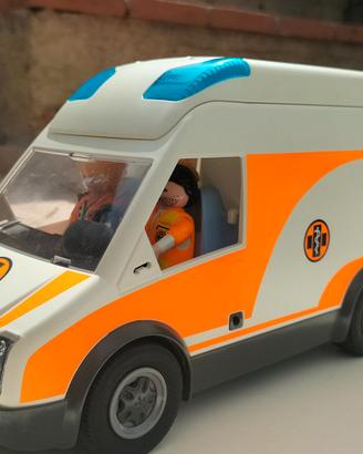 PLAYMOBIL Ambulanza con luci lampeggianti 70049