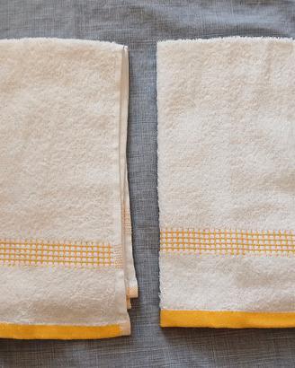Due asciugamani Caleffi, in morbida spugn