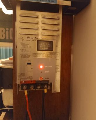 Caricabatterie elettronico 12/24 volt