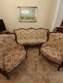 Divano con due poltrone