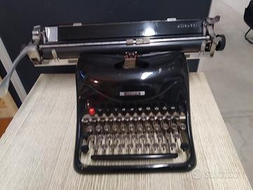 Olivetti lexicon 80 nera. macchina da scrivere