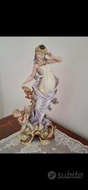 statuetta figura femminile con putto