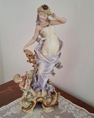 statuetta figura femminile con putto