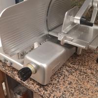 affettatrice manconi per salumi  