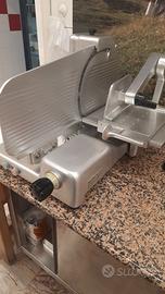 affettatrice manconi per salumi  