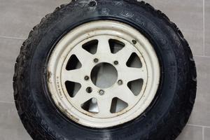 cerchio pneumatico nuovo da 15 Suzuki samurai Sant