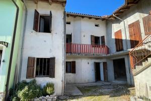 : casa con scoperto in zon...