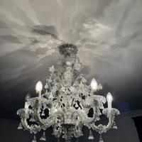 Prezioso lampadario in vetro di murano