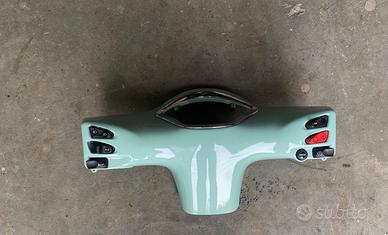 Carena contorno contachilometri piaggio vespa gts 