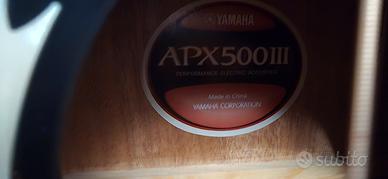 Chitarra Elettrificata Yamaha