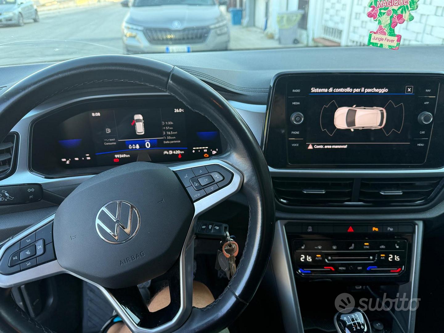 Volkswagen T-Roc 2023 photo 3
