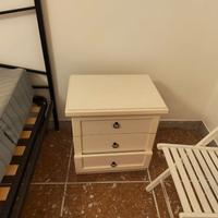Comodini vintage in legno massello