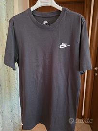 T-shirt nike