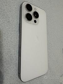 16 pro con un mese di vita