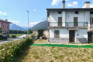 CASA DI TESTA BICAMERE CON GIARDINO