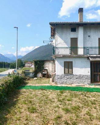 CASA DI TESTA BICAMERE CON GIARDINO