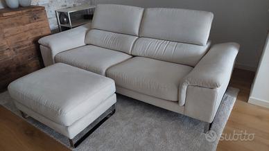 Divano 3 posti con Pouf