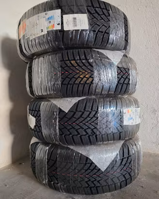Gomme invernali con Cerchi in lega 17"